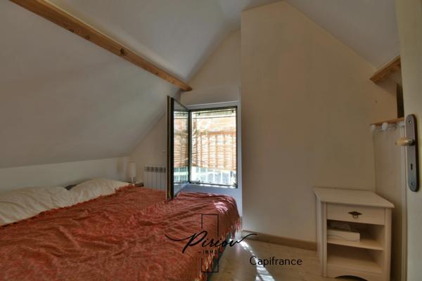 Charmante maison en pierres - située au coeur des Rosiers sur Loire