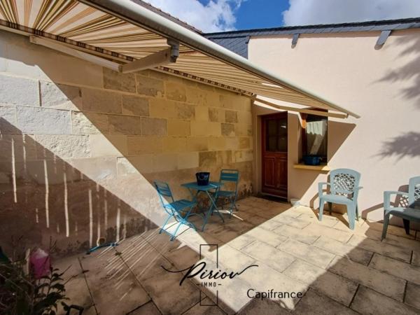 Charmante maison en pierres - située au coeur des Rosiers sur Loire