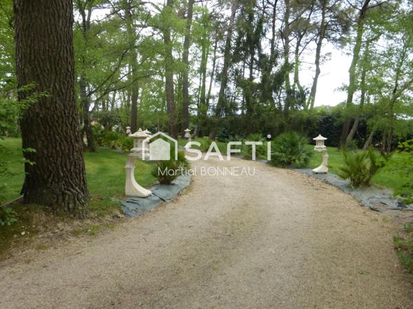 RARETÉ – Propriété de charme en toit de chaume