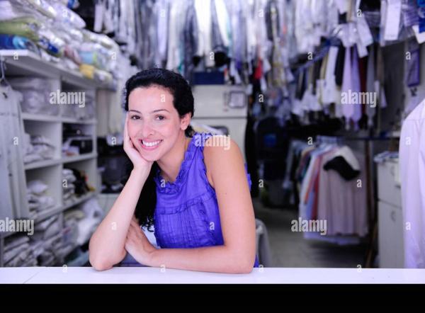 75008 PARIS : PRESSING 65 m² - CLIENTELE FIDELISEE - TRÈS BON SECTEUR