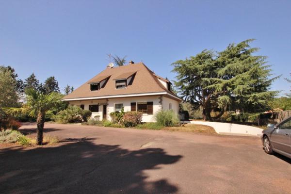 Maison à Thouars, 79100 - 8 pièces 230m²