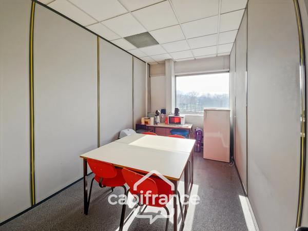 Bureaux de 163 m² – Dernier étage – Lumineux et fonctionnels CHAMBERY (73)