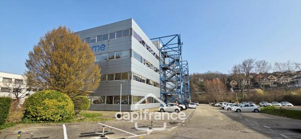 Bureaux de 163 m² – Dernier étage – Lumineux et fonctionnels CHAMBERY (73)