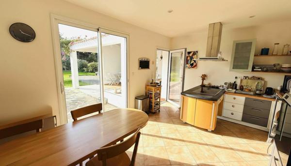 Maison à L' ILE-D'YEU, 85350 - 6 pièces 156m²