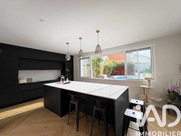 Maison à vendre 7 pièces 193 m² Mérignac
