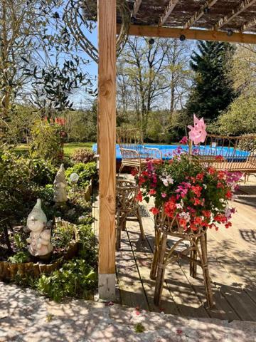 à 5 minutes de Blangy le château, maison tout confort avec piscine