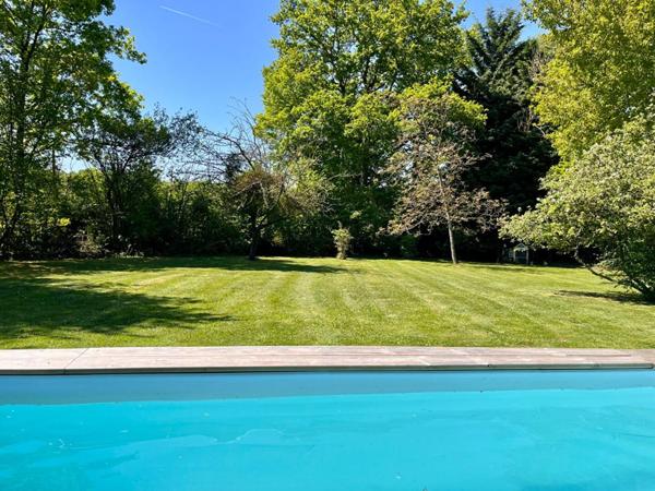 à 5 minutes de Blangy le château, maison tout confort avec piscine