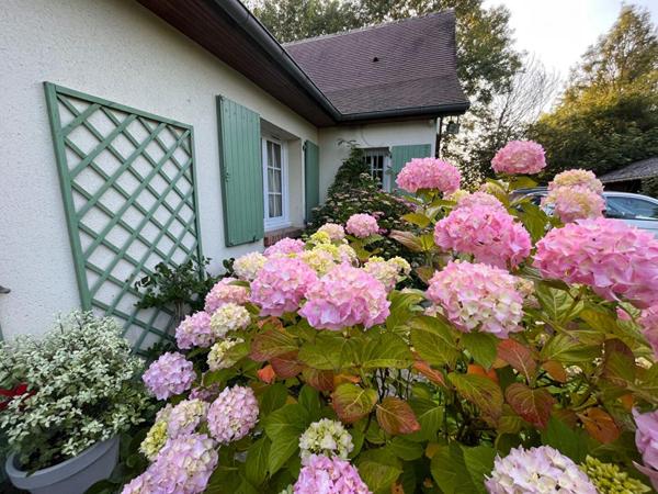 à 5 minutes de Blangy le château, maison tout confort avec piscine