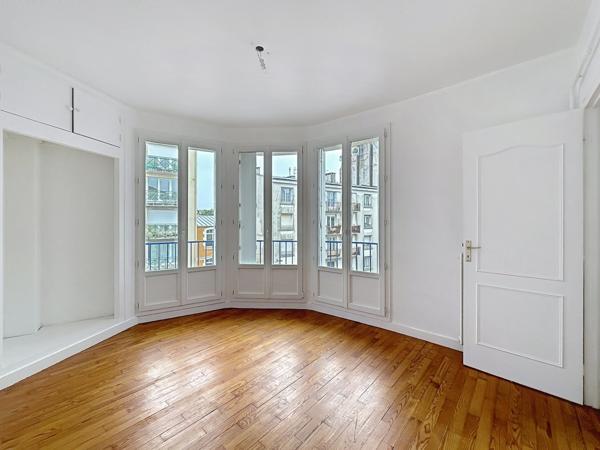 BREST HYPER CENTRE : Appartement lumineux de 100m2 dans un immeuble d’angle