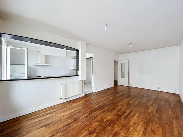 BREST HYPER CENTRE : Appartement lumineux de 100m2 dans un immeuble d’angle