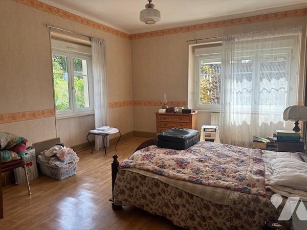 L'étude de Maître Caroline LAMBERT, vous propose cette maison située dans un secteur calme.