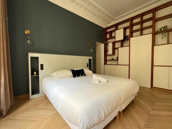 PARIS 2ᵉ – OPÉRA / QUATRE-SEPTEMBRE – COUP DE CŒUR POUR CE MAGNIFIQUE 3 PIÈCES HAUSSMANNIEN DE 97 M²