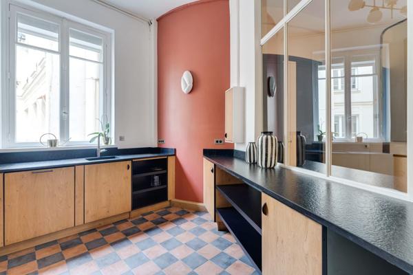 PARIS 2ᵉ – OPÉRA / QUATRE-SEPTEMBRE – COUP DE CŒUR POUR CE MAGNIFIQUE 3 PIÈCES HAUSSMANNIEN DE 97 M²
