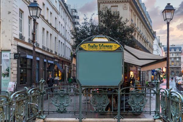 PARIS 2ᵉ – OPÉRA / QUATRE-SEPTEMBRE – COUP DE CŒUR POUR CE MAGNIFIQUE 3 PIÈCES HAUSSMANNIEN DE 97 M²