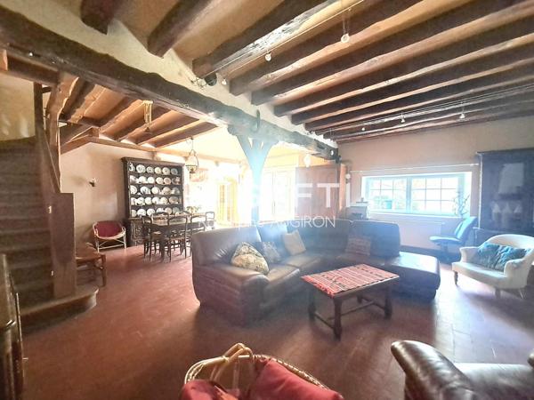 ANCIENNE FERME AVEC DEPENDENCES ***(plutôt rare)