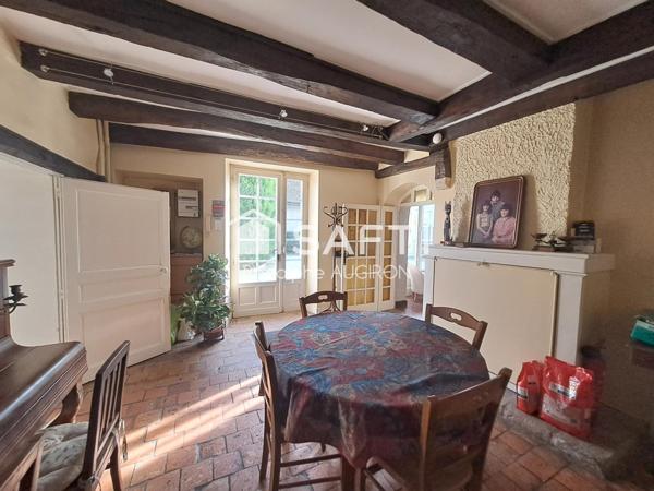 ANCIENNE FERME AVEC DEPENDENCES ***(plutôt rare)