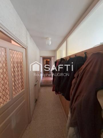 ANCIENNE FERME AVEC DEPENDENCES ***(plutôt rare)