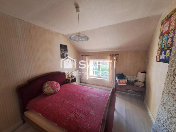 ANCIENNE FERME AVEC DEPENDENCES ***(plutôt rare)