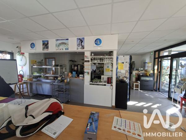Immeuble à vendre 313 m² Venasque