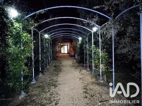 Immeuble à vendre 313 m² Venasque