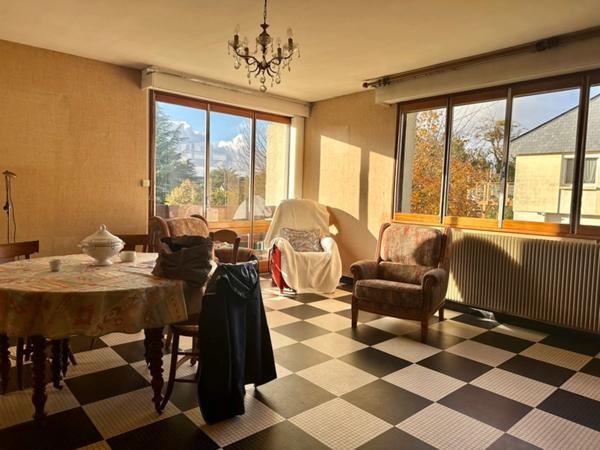 Maison à vendre SAUMUR 4 chambres - vie de plain-pied, jardin, garage