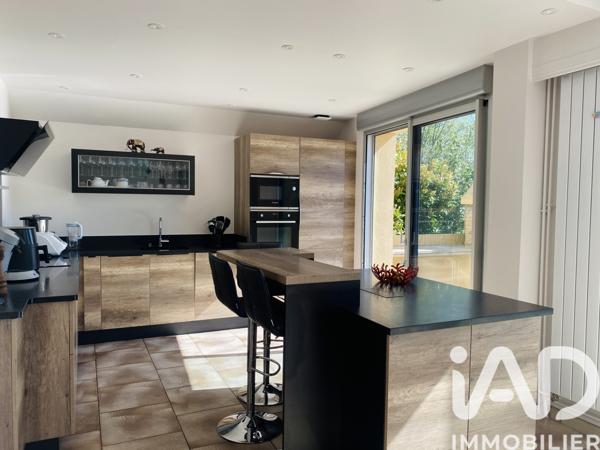 Maison à vendre 8 pièces 170 m² Saint-Fargeau-Ponthierry