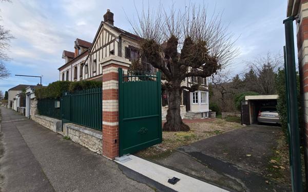 Maison à vendre    6 pièces • 202 m2 Vernon