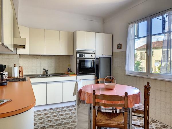 Maison à vendre à Cagnes sur Mer - 5 chambres avec vue mer