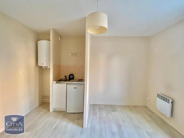 Appartement à louer 1 pièce 18.57m² Joué-lès-Tours (37300)