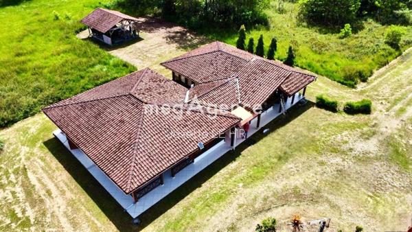 Maison à SINNAMARY, 97315 - 8 pièces 350m²