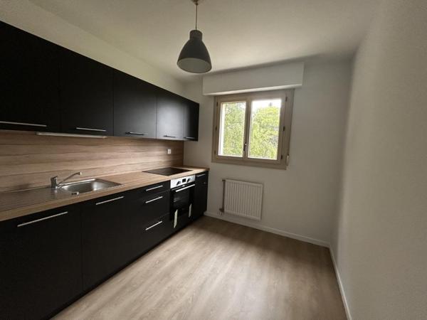 Appartement T4 à louer - 75 m² (réf : 395804)