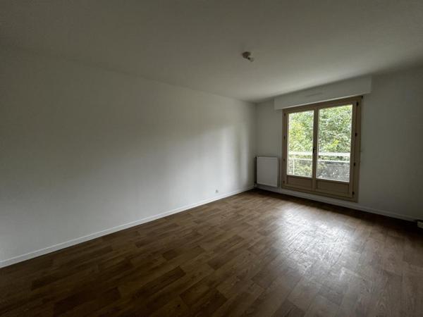 Appartement T4 à louer - 75 m² (réf : 395804)