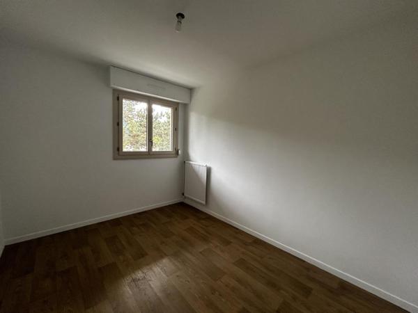 Appartement T4 à louer - 75 m² (réf : 395804)