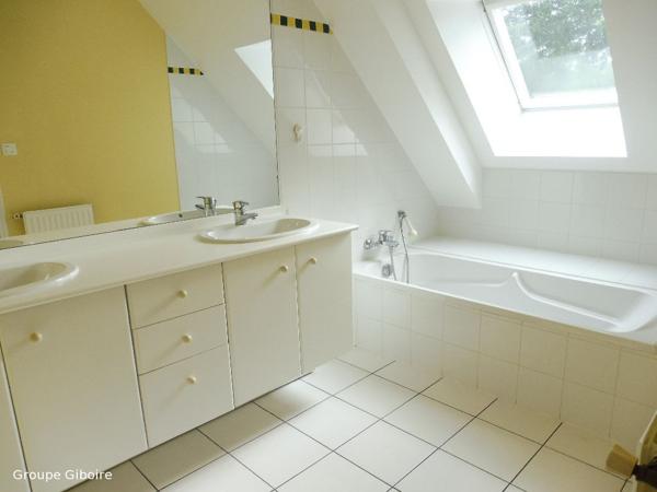 Maison T8 à louer Saint Gregoire - 136 m² (réf : 554033)