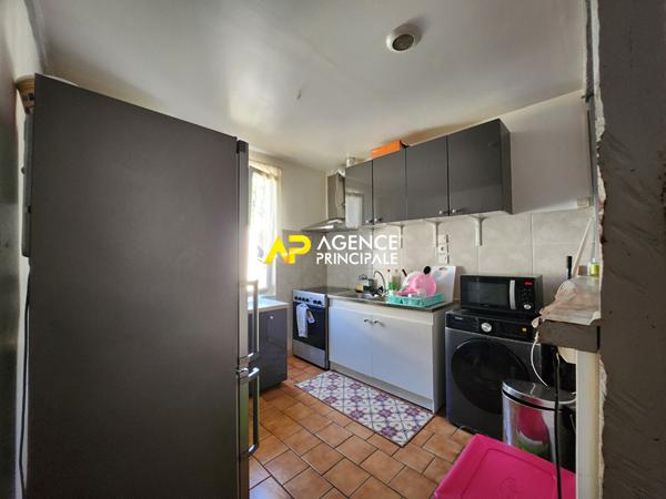 Ensemble immobilier composé de 1 batiment et 2 maisons en centre ville d'ARGENTEUIL €399 900 ** - Référence 4445