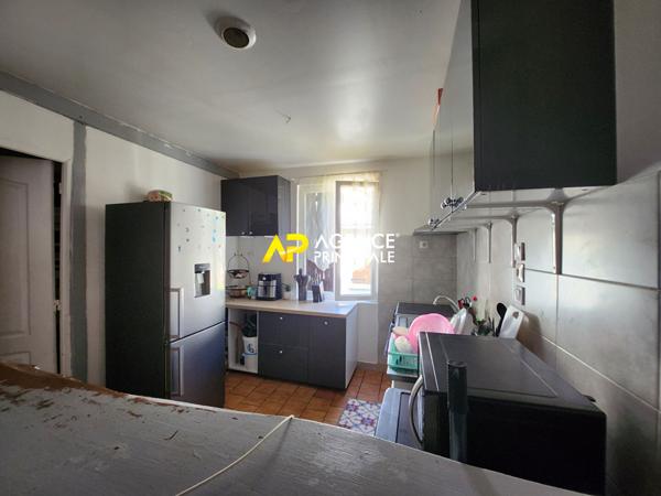 Ensemble immobilier composé de 1 batiment et 2 maisons en centre ville d'ARGENTEUIL €399 900 ** - Référence 4445