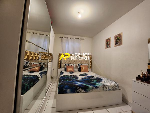 Ensemble immobilier composé de 1 batiment et 2 maisons en centre ville d'ARGENTEUIL €399 900 ** - Référence 4445