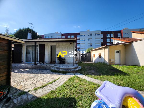 Ensemble immobilier composé de 1 batiment et 2 maisons en centre ville d'ARGENTEUIL €399 900 ** - Référence 4445