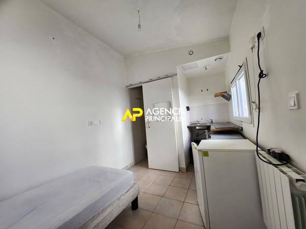 Ensemble immobilier composé de 1 batiment et 2 maisons en centre ville d'ARGENTEUIL €399 900 ** - Référence 4445