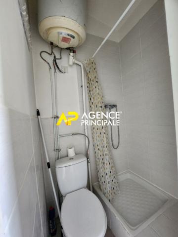 Ensemble immobilier composé de 1 batiment et 2 maisons en centre ville d'ARGENTEUIL €399 900 ** - Référence 4445