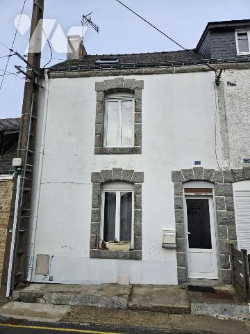 Maison de ville bien placée à rénover