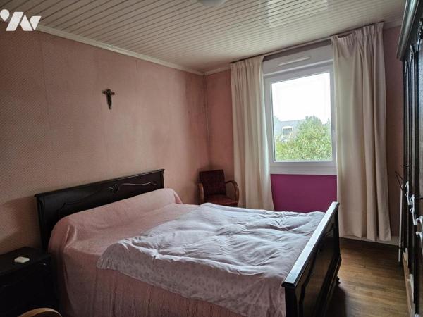 Maison de ville bien placée à rénover