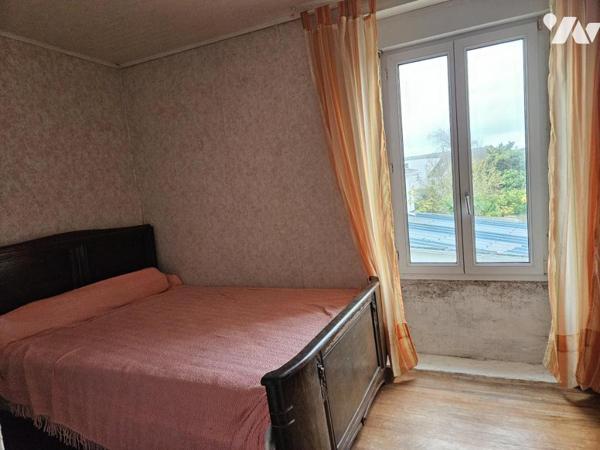 Maison de ville bien placée à rénover