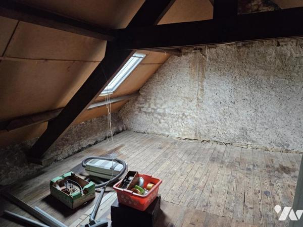 Maison de ville bien placée à rénover