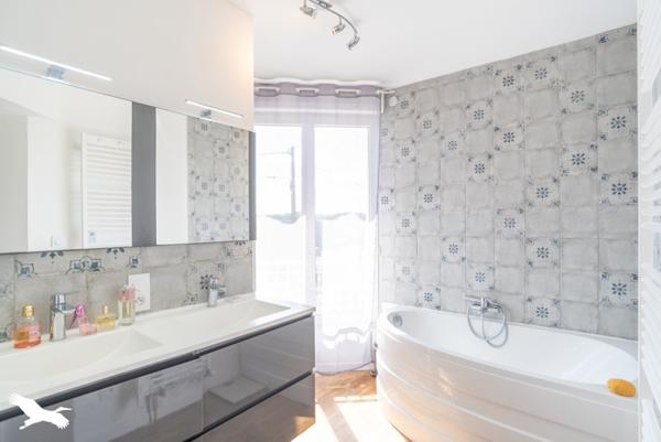 Maison 298 000 € Cazères 7 p 154 m² DPE B