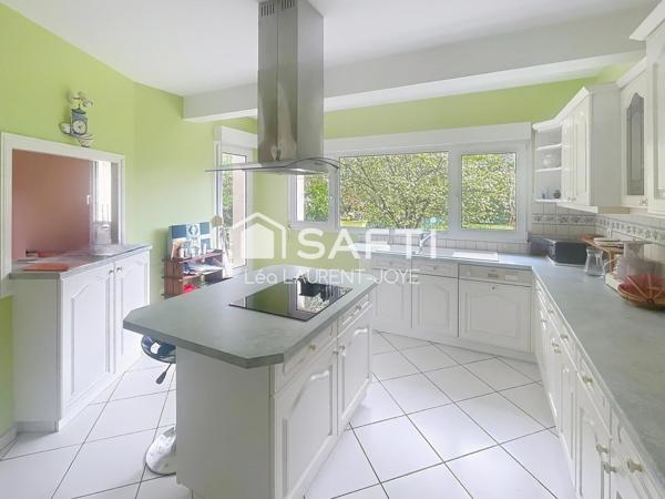 MAISON FAMILLIALE PROCHE BOURG