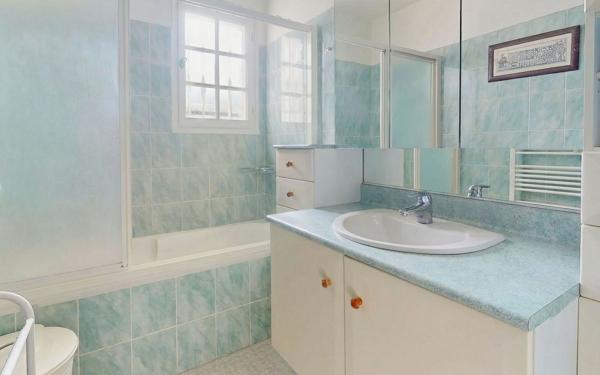 Maison à vendre    5 pièces •  Bouc-Bel-Air