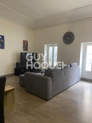 Immeuble de charme, idéalement situé.