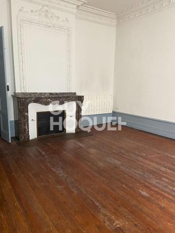 Immeuble de charme, idéalement situé.