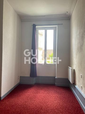 Immeuble de charme, idéalement situé.